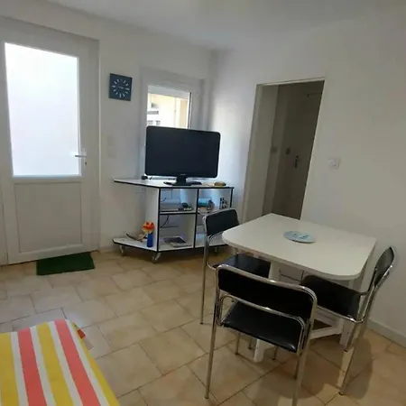 Maison De Pecheur En Plein Centre Ville.